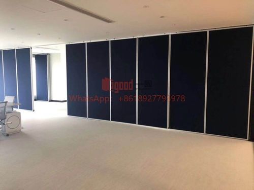 नवीनतम कंपनी समाधान के बारे में ऊपर लटकती चलती दीवार के लिए सुरक्षा सबसे महत्वपूर्ण है