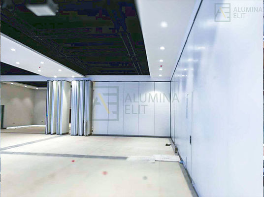 अच्छी कीमत 6061-T6 एल्यूमीनियम मिश्र धातु फ्रेम और जस्ती वर्ग ट्यूब कील के साथ अग्निरोधक और ध्वनिरोधक चलती विभाजन दीवार ऑनलाइन