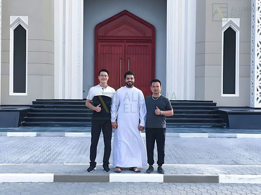 अच्छी कीमत एल्यूमिनियम वाणिज्यिक परिचालन विभाजन दीवार प्रणाली जिसमें 6061-T6 प्रोफाइल और 304 स्टेनलेस स्टील रोलर है ऑनलाइन