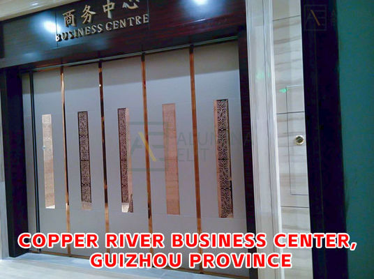 अच्छी कीमत कांच फिनिश के साथ स्लाइडिंग ध्वनिक विभाजन दीवार प्रणाली अनुकूलन योग्य आयाम और OEM और ODM डिज़ाइन ऑनलाइन