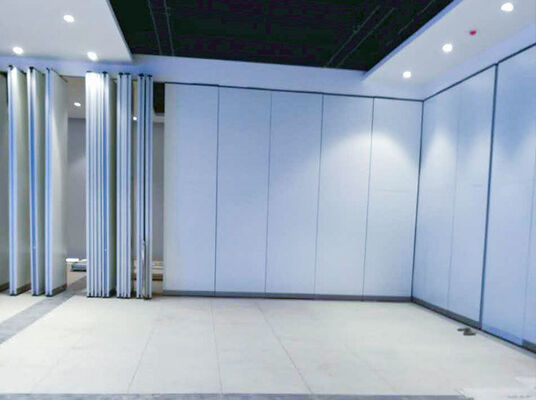 अच्छी कीमत Sliding Single Glazed Office Glass Partition Wall with Concealed Connections and Transparent Coloured Glass ऑनलाइन