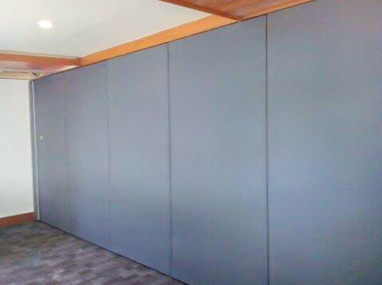 अच्छी कीमत Acoustic Movable Partition Wall with STC Rating 42-56dB and 105CM Thickness for Conference Rooms ऑनलाइन