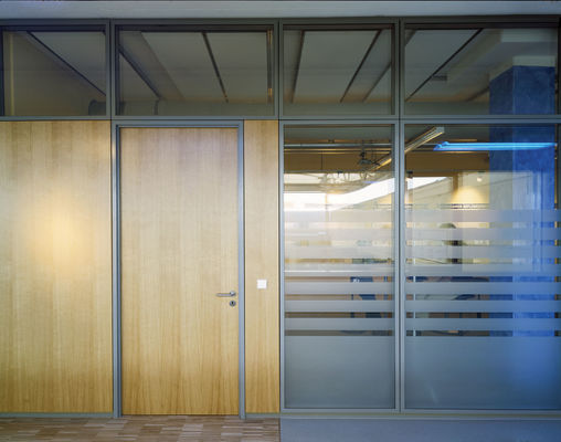 अच्छी कीमत Folding Interior Office Glass Partition Wall with Sound Insulation 30-42dB 108mm/90mm Thickness and Up to 3000mm Height ऑनलाइन