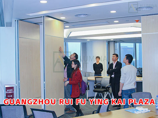 अच्छी कीमत सह-कार्य स्थलों के लिए 6061-T6 प्रोफाइल और Q235 स्टील फ्रेम के साथ अग्निरोधक लकड़ी का ध्वनिक विभाजन दीवार ऑनलाइन